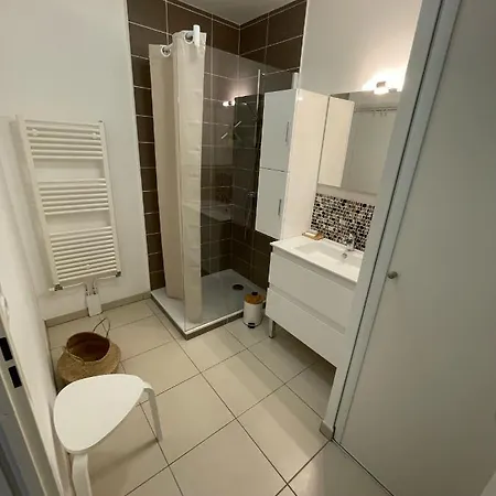 Standing Apartman