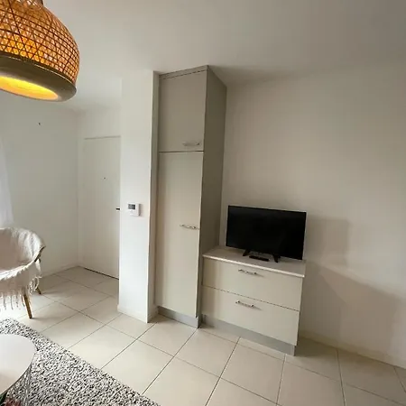 Standing Apartman